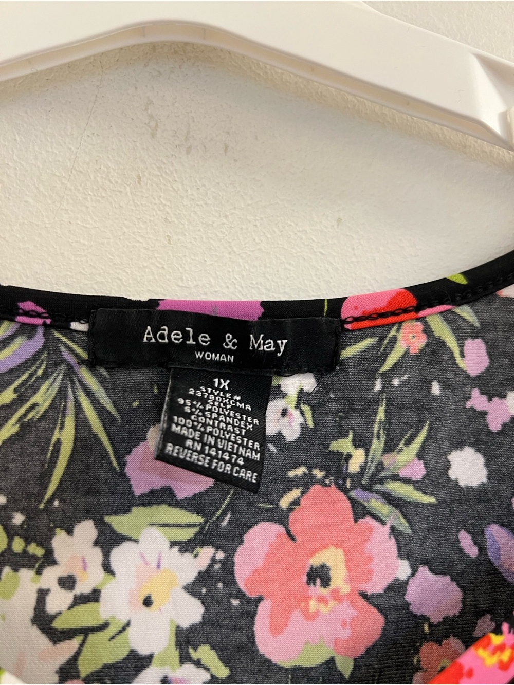 Adele & May floral shirt  Stretchy - Picture 9 of 9